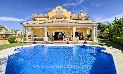 Villa in klassieke stijl te koop in Elviria te Marbella 