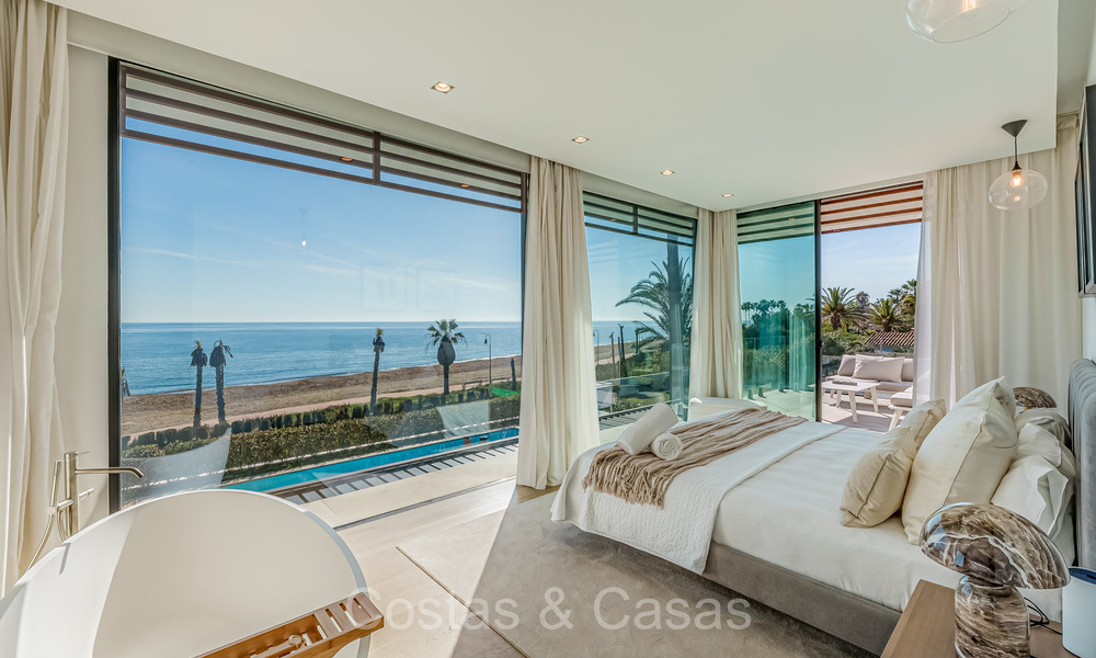 Instapklare ultramoderne design villa direct aan het strand te koop, New Golden Mile, Marbella - Estepona. 72234