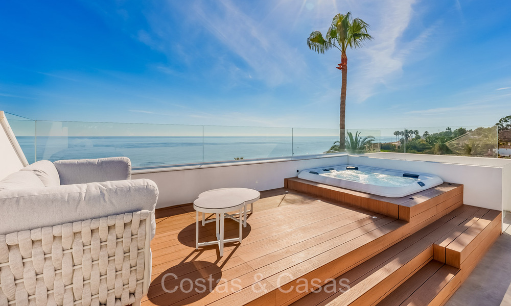 Instapklare ultramoderne design villa direct aan het strand te koop, New Golden Mile, Marbella - Estepona. 72239