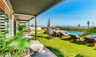 Instapklare ultramoderne design villa direct aan het strand te koop, New Golden Mile, Marbella - Estepona. 72254 