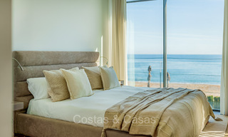 Instapklare ultramoderne design villa direct aan het strand te koop, New Golden Mile, Marbella - Estepona. 72265 