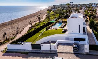 Instapklare ultramoderne design villa direct aan het strand te koop, New Golden Mile, Marbella - Estepona. 72278 