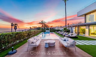 Instapklare ultramoderne design villa direct aan het strand te koop, New Golden Mile, Marbella - Estepona. 72283 