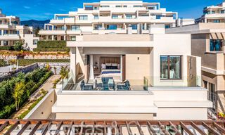 Luxueuze eerstelijns strandvilla te koop in een nieuw, exclusief complex, New Golden Mile, Marbella - Estepona 69822 