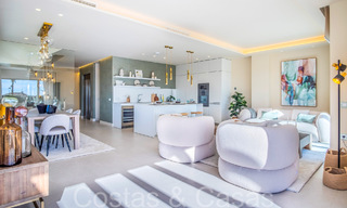 Luxueuze eerstelijns strandvilla te koop in een nieuw, exclusief complex, New Golden Mile, Marbella - Estepona 69853 
