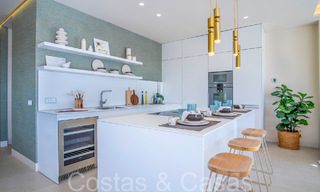 Luxueuze eerstelijns strandvilla te koop in een nieuw, exclusief complex, New Golden Mile, Marbella - Estepona 69855 