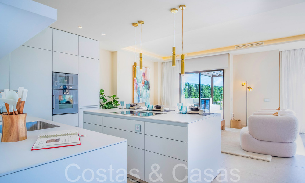 Luxueuze eerstelijns strandvilla te koop in een nieuw, exclusief complex, New Golden Mile, Marbella - Estepona 69856