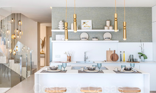 Luxueuze eerstelijns strandvilla te koop in een nieuw, exclusief complex, New Golden Mile, Marbella - Estepona 69859 