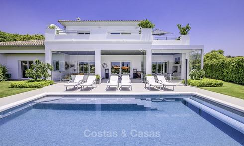 Elegante en zeer ruime modern-klassieke villa te koop, direct aan de golfbaan in Elviria, Oost-Marbella 14872