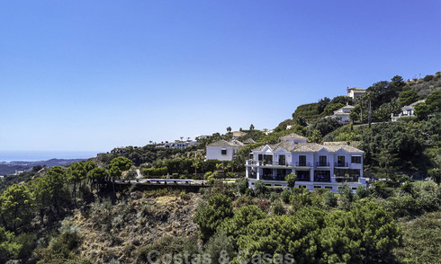 Charmante rustiek-moderne luxe villa met fantastische vergezichten te koop, in een prachtig landgoed te Benahavis - Marbella 16091