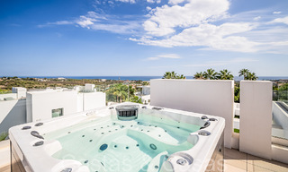 Instapklare, nieuwe moderne villa te koop in vijfsterren golfresort in Marbella - Benahavis 71760 