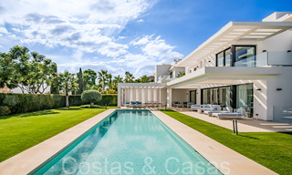 Instapklare, nieuwe moderne villa te koop in vijfsterren golfresort in Marbella - Benahavis 71765 