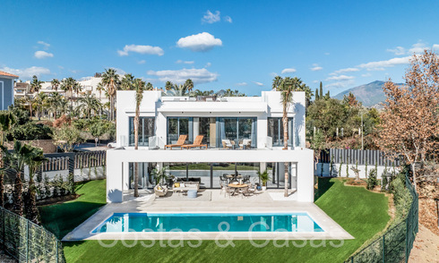 Eigentijdse luxevilla’s te koop op loopafstand van een prominente golfclub, op de New Golden Mile tussen Marbella en Estepona 69289