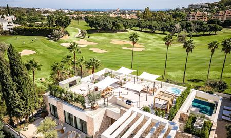 Nieuwe, ultramoderne luxevilla te koop met een architectonisch design, eerstelijns golf Los Naranjos te Nueva Andalucia, Marbella 73123