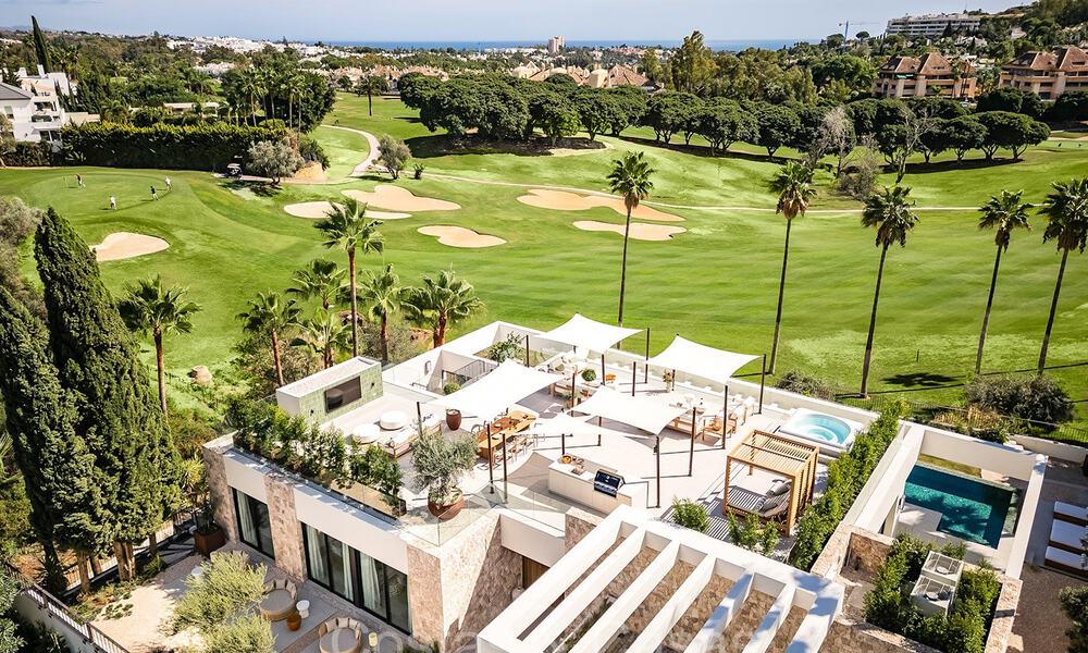 Nieuwe, ultramoderne luxevilla te koop met een architectonisch design, eerstelijns golf Los Naranjos te Nueva Andalucia, Marbella 73123