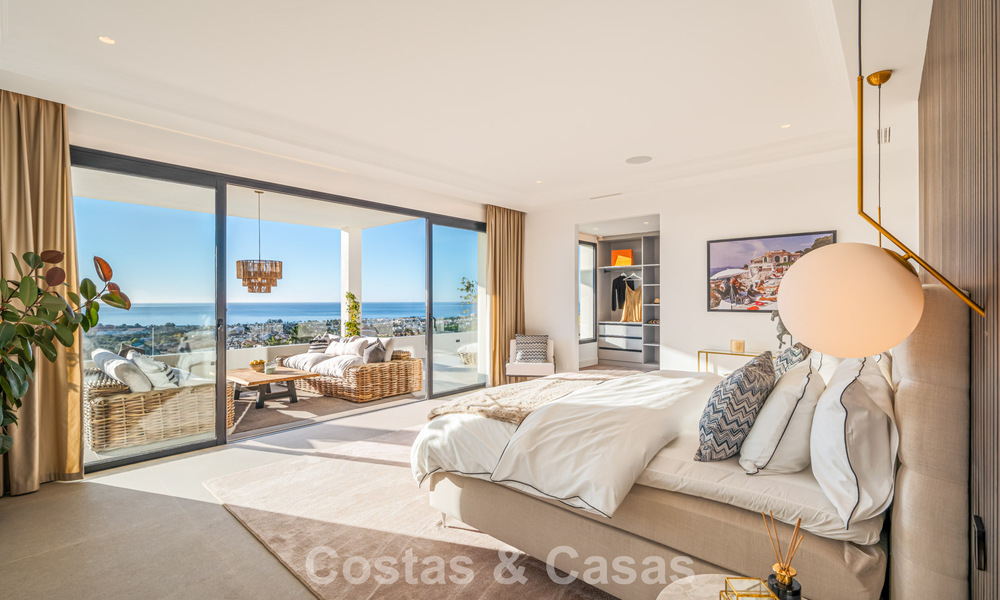 Exclusieve designvilla met panoramisch zeezicht te koop in het een vijfsterren golfresort in Marbella - Benahavis 74780