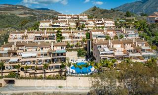 Ruim en licht duplex penthouse te koop gelegen in Nueva Andalucia, Marbella 67977 
