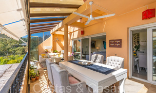Ruim en licht duplex penthouse te koop gelegen in Nueva Andalucia, Marbella 67983 