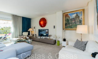 Ruim en licht duplex penthouse te koop gelegen in Nueva Andalucia, Marbella 67988 