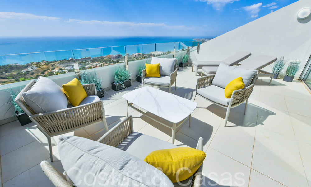 Luxueus, modern, duplex penthouse met panoramisch zeezicht te koop in Benalmadena, Costa del Sol 68017
