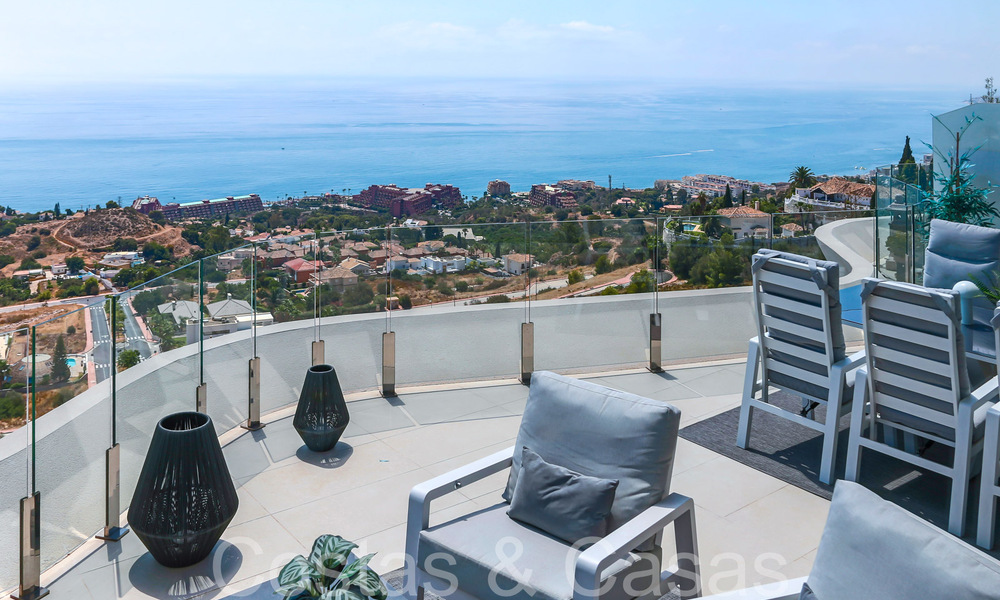 Luxueus, modern, duplex penthouse met panoramisch zeezicht te koop in Benalmadena, Costa del Sol 68021