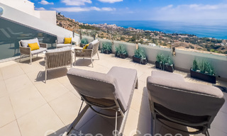 Luxueus, modern, duplex penthouse met panoramisch zeezicht te koop in Benalmadena, Costa del Sol 68023 