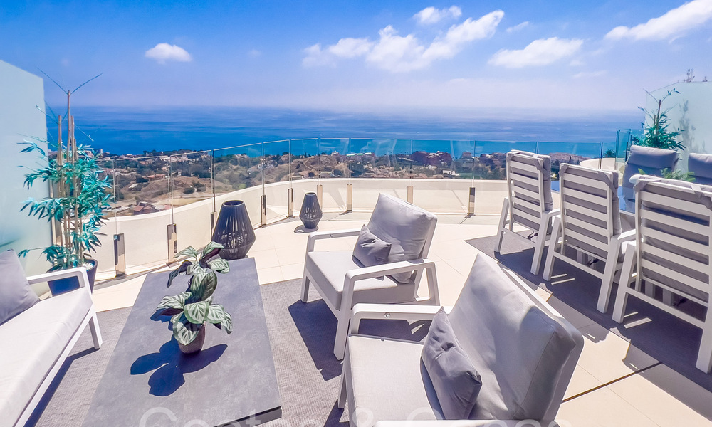 Luxueus, modern, duplex penthouse met panoramisch zeezicht te koop in Benalmadena, Costa del Sol 68026