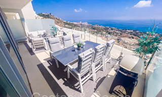 Luxueus, modern, duplex penthouse met panoramisch zeezicht te koop in Benalmadena, Costa del Sol 68029 
