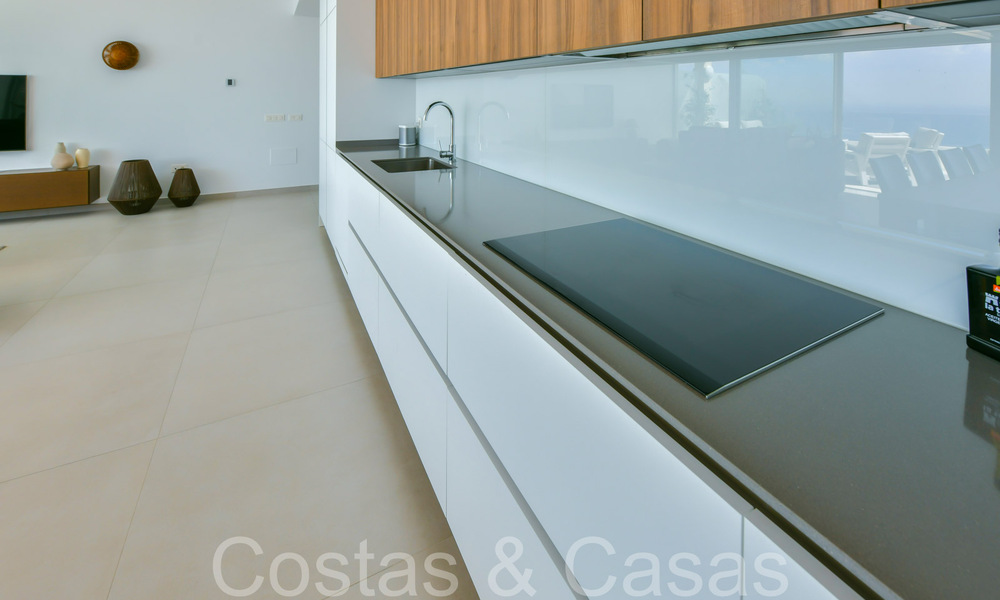 Luxueus, modern, duplex penthouse met panoramisch zeezicht te koop in Benalmadena, Costa del Sol 68041
