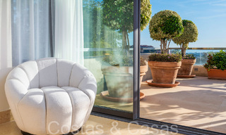 Luxueus appartement te koop met onbelemmerd, panoramisch zeezicht in Nueva Andalucia, Marbella 68080 