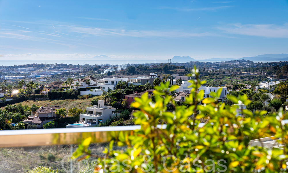 Luxueus appartement te koop met onbelemmerd, panoramisch zeezicht in Nueva Andalucia, Marbella 68083