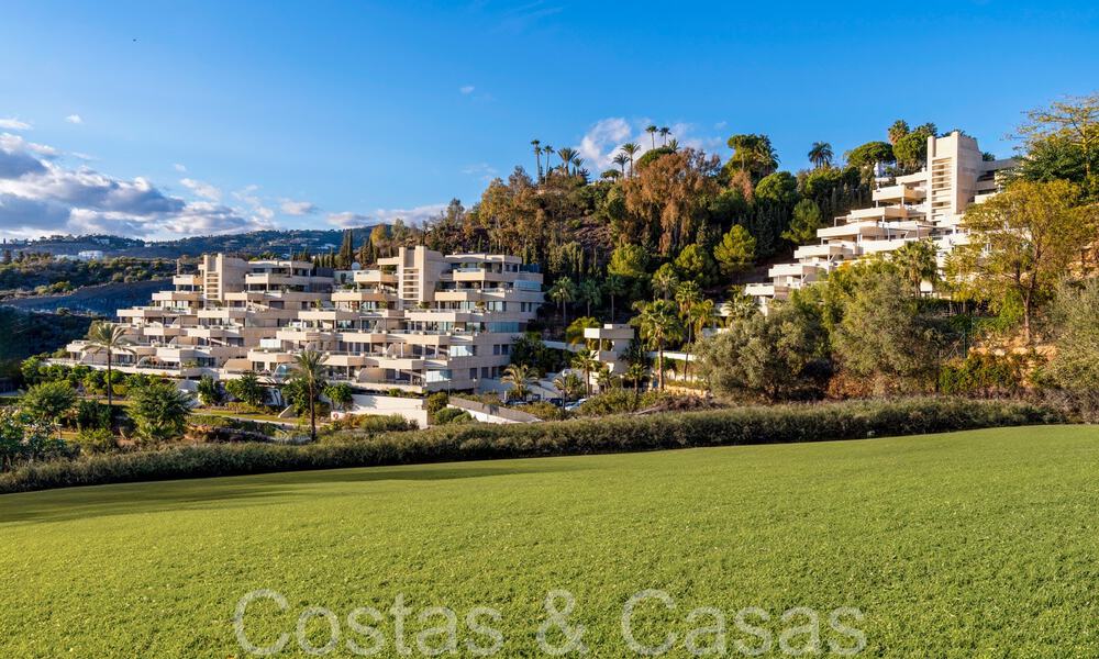 Luxueus appartement te koop met onbelemmerd, panoramisch zeezicht in Nueva Andalucia, Marbella 68085