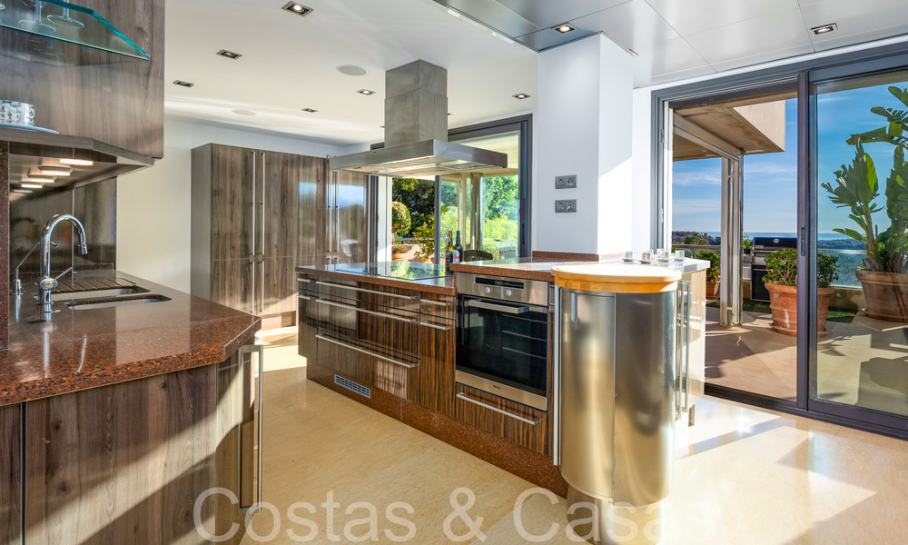 Luxueus appartement te koop met onbelemmerd, panoramisch zeezicht in Nueva Andalucia, Marbella 68095