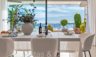 Luxueus appartement te koop met onbelemmerd, panoramisch zeezicht in Nueva Andalucia, Marbella 68096 