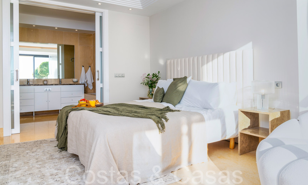 Luxueus appartement te koop met onbelemmerd, panoramisch zeezicht in Nueva Andalucia, Marbella 68102