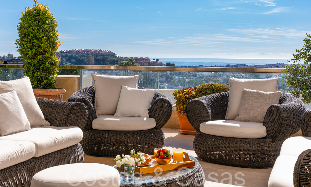Luxueus appartement te koop met onbelemmerd, panoramisch zeezicht in Nueva Andalucia, Marbella 68103
