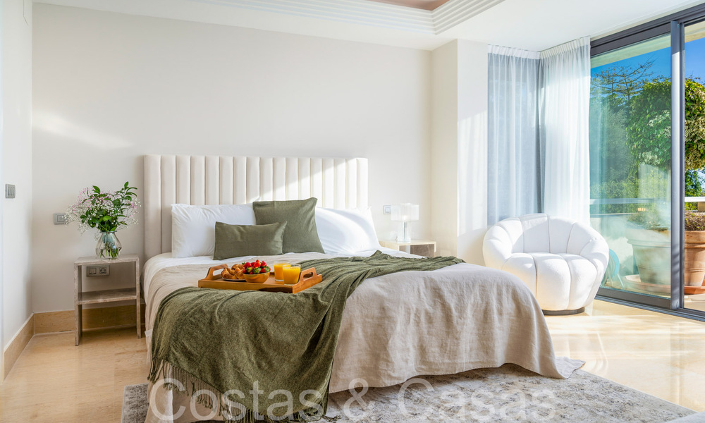 Luxueus appartement te koop met onbelemmerd, panoramisch zeezicht in Nueva Andalucia, Marbella 68110