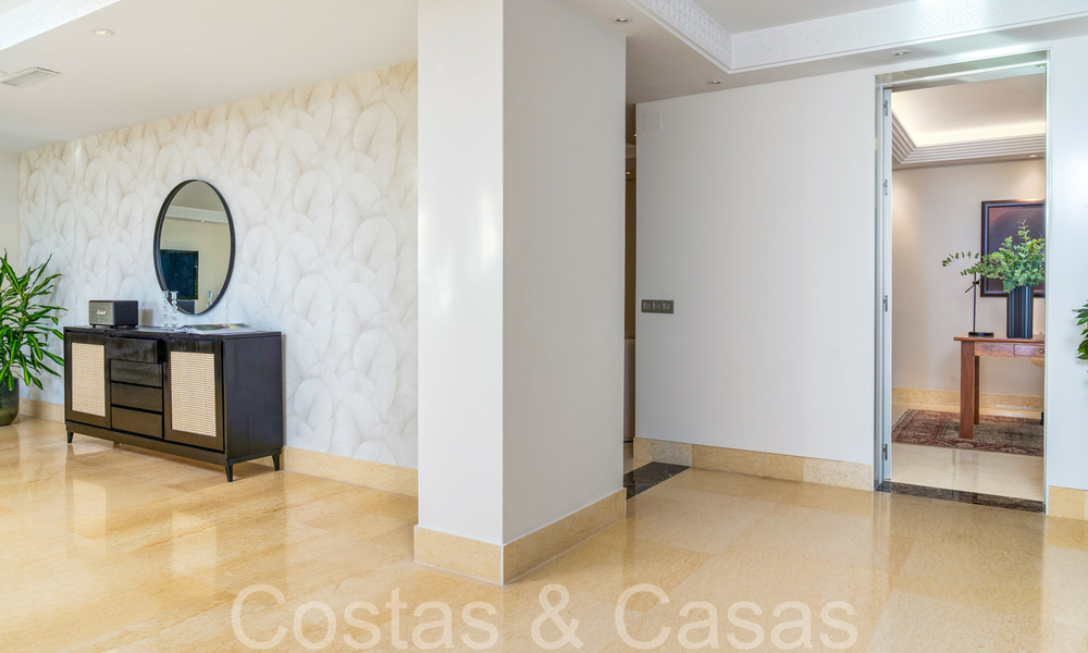 Luxueus appartement te koop met onbelemmerd, panoramisch zeezicht in Nueva Andalucia, Marbella 68113