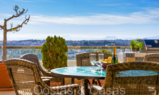 Luxueus appartement te koop met onbelemmerd, panoramisch zeezicht in Nueva Andalucia, Marbella 68117 