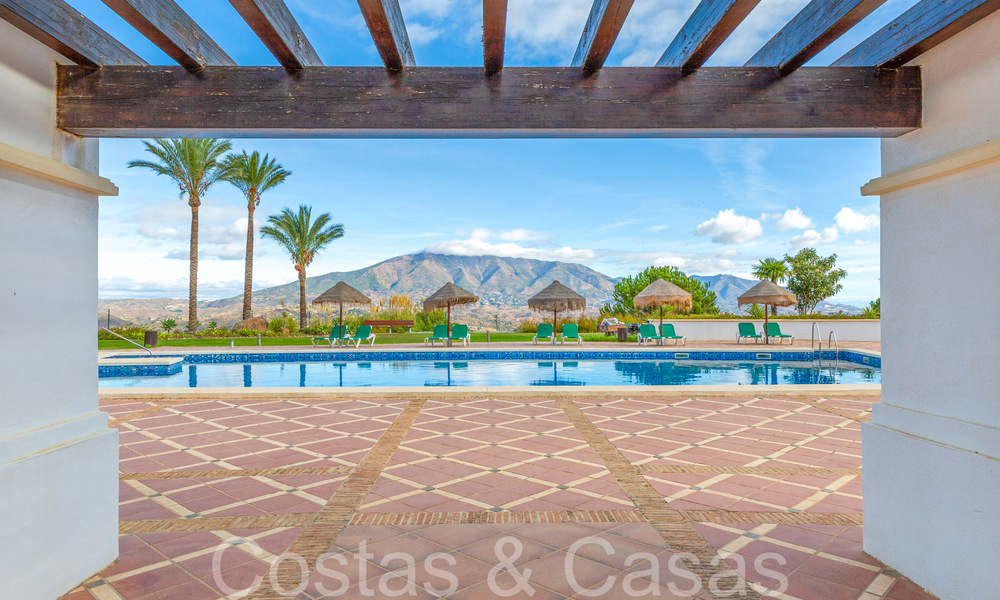 Elegant penthouse met prachtig uitzicht te koop in een exclusief golfresort in Mijas, Costa del Sol 68263