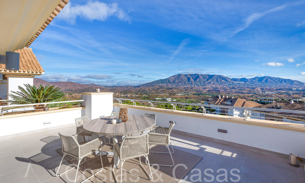 Elegant penthouse met prachtig uitzicht te koop in een exclusief golfresort in Mijas, Costa del Sol 68305