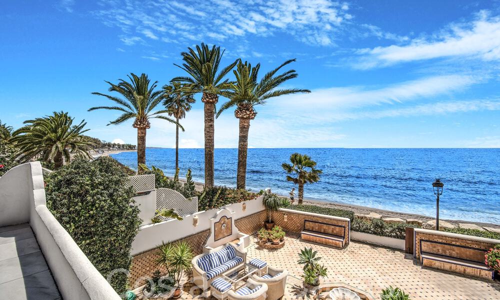 Luxevilla met open zeezicht te koop, direct aan het strand op de prestigieuze Golden Mile van Marbella 68328