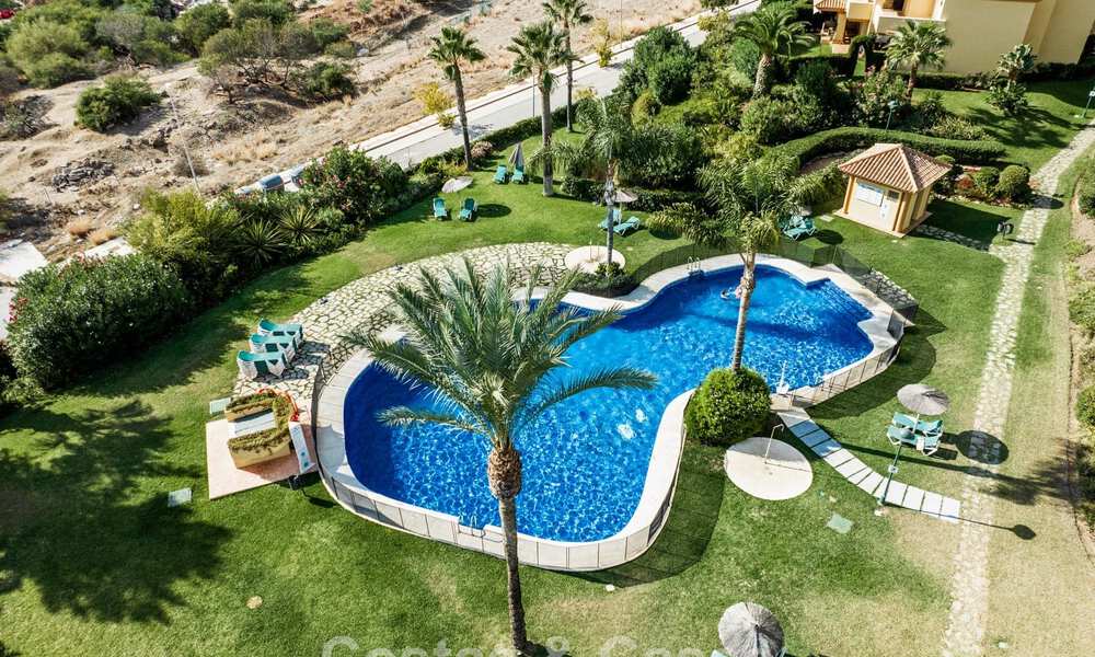 Luxe appartement te koop op wandelafstand van Puerto Banus en het strand in Nueva Andalucia, Marbella 67869