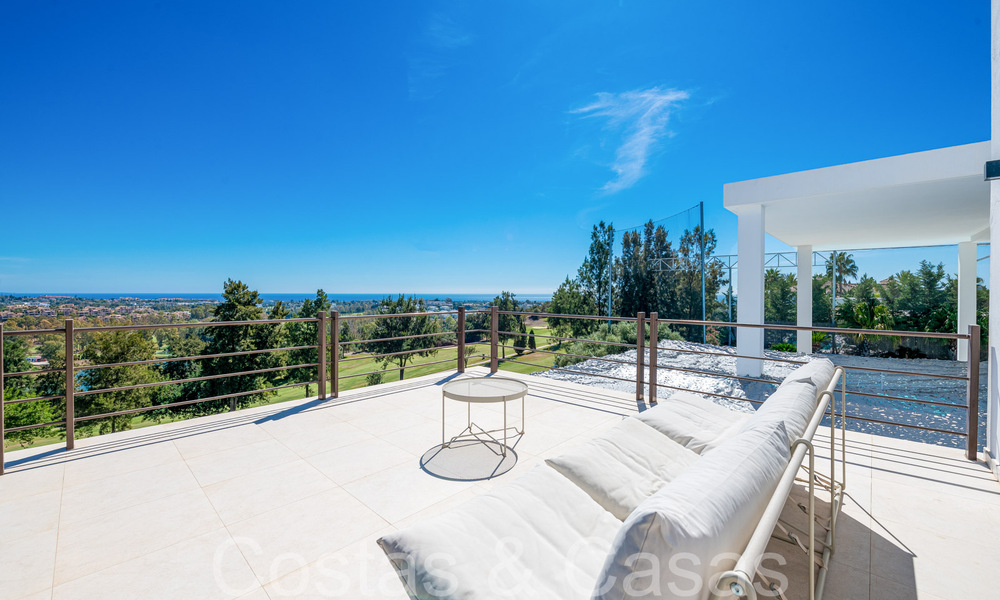 Instapklare, high-end designervilla te koop, frontlinie golf met zeezicht in Benahavis - Marbella 68411