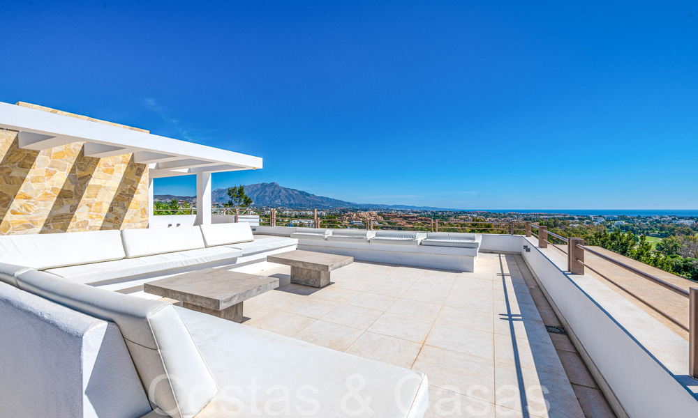 Instapklare, high-end designervilla te koop, frontlinie golf met zeezicht in Benahavis - Marbella 68414