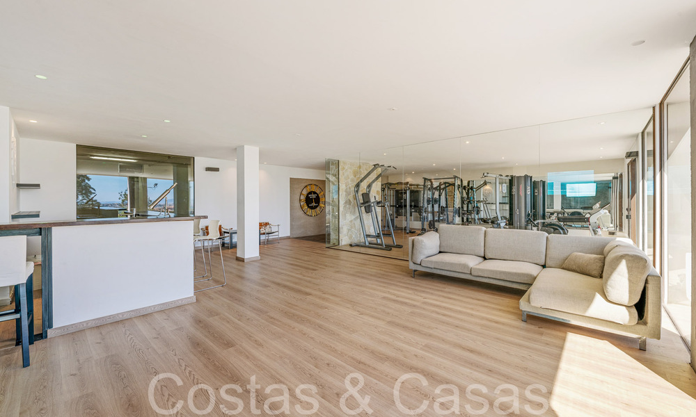 Instapklare, high-end designervilla te koop, frontlinie golf met zeezicht in Benahavis - Marbella 68439