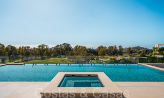 Ruime, modernistische luxevilla te koop met uitzicht op de golfbaan in Benahavis - Marbella 68135 