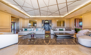 Imposante villa in koninklijke stijl te koop met panoramisch zeezicht gelegen in de heuvels van Marbella Oost 68191 