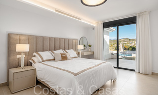 Eigentijds gerenoveerde luxevilla te koop, eerstelijns golf in Nueva Andalucia, Marbella 68228 