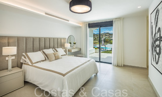 Eigentijds gerenoveerde luxevilla te koop, eerstelijns golf in Nueva Andalucia, Marbella 70529 